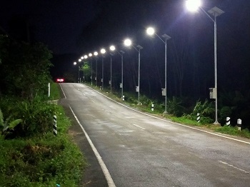 ผลงานติดตั้งเสาไฟโซล่าเซลล์แบบแยกตู้แยกแผง