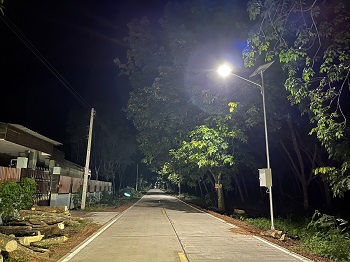 ผลงานติดตั้งเสาไฟโซล่าเซลล์แบบแยกตู้แยกแผง