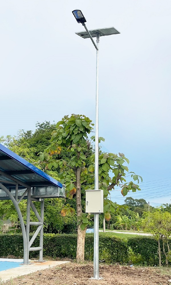 เสาไฟถนนโซล่าเซลล์ ปลายเรียว Tapered สูง 8 เมตร